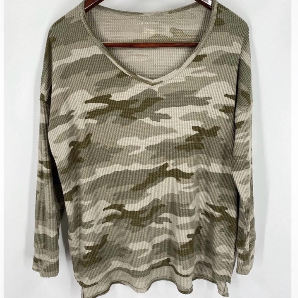 American Eagle Camo V-Neck Women Top